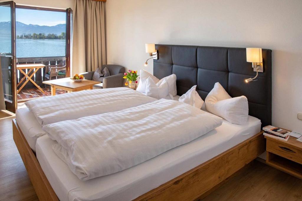 Gaestehaus Gruenaeugl Am See Гщад ам Киемзее Екстериор снимка